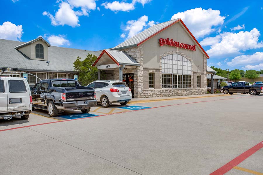 golden corral buffet restaurant exterior